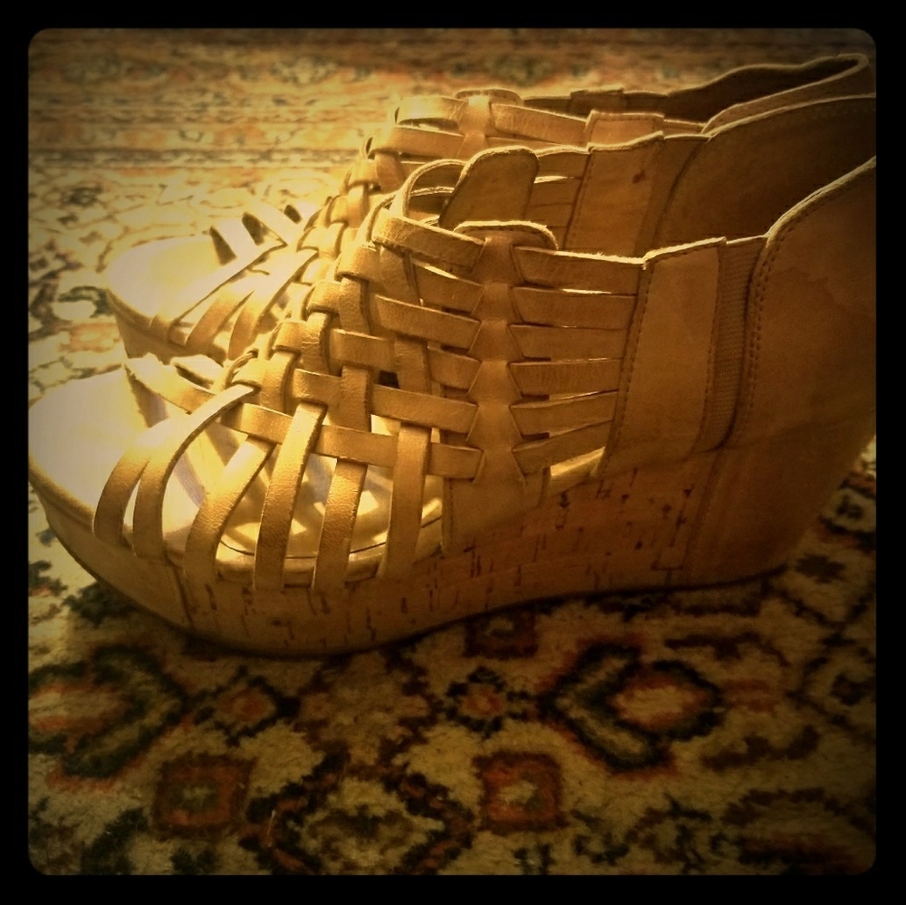 Chocolat Blu Wedge Platform Woven Leather Sandles